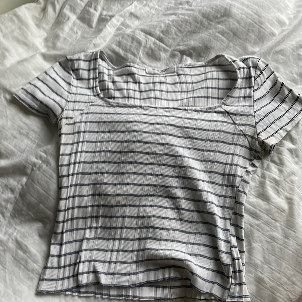 Project Social T. Size Womens medium top. Great quality worn less than 5 times.
